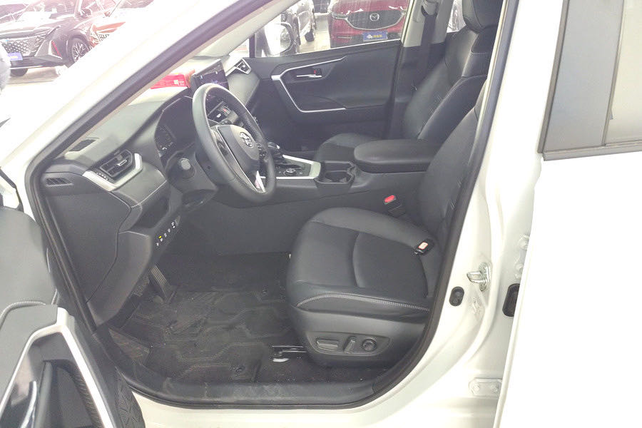 Toyota RAV 4 Hybrid 2.5L E CVT 2WD Plus Version