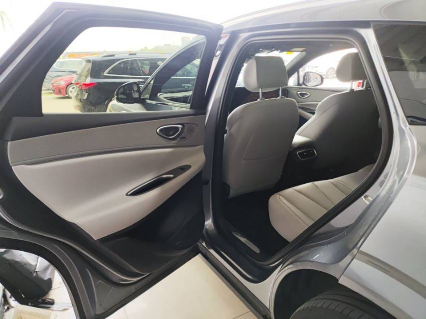 BYD 06 — электромобиль на альтернативном топливе, версия 605 Plus