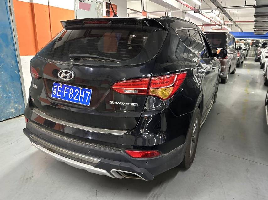 Hyundai Santa Fe 2.4L Automatic2WD