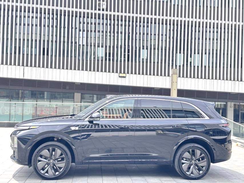 Li Auto L (Liter) 7 Ultra
