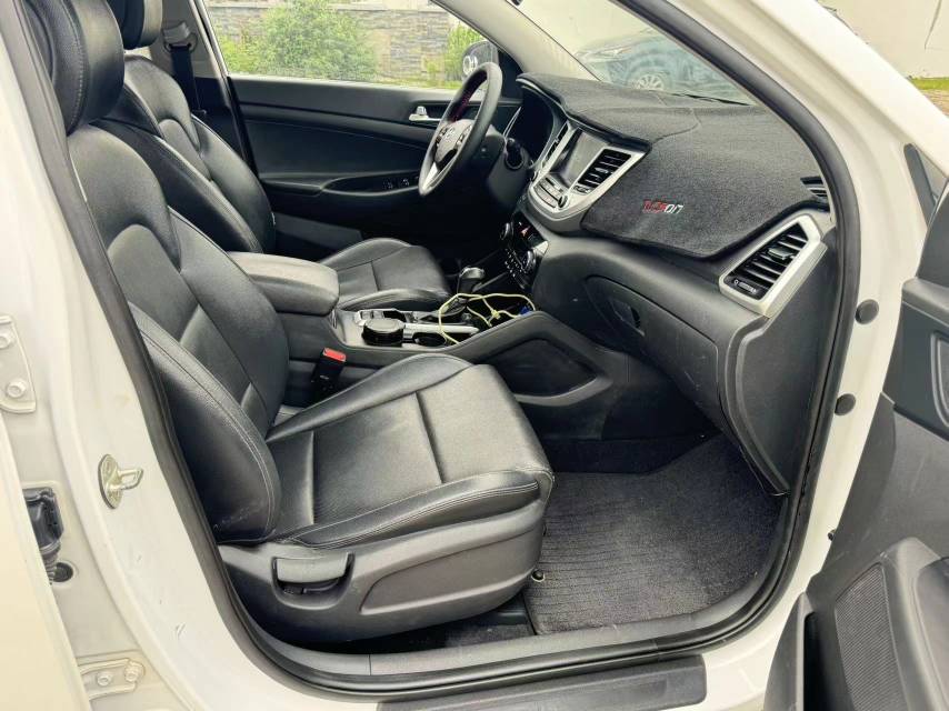 Hyundai 1.6T 2WD 15