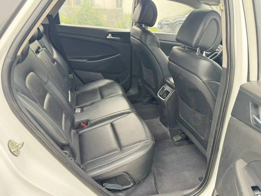 Hyundai 1.6T 2WD 15