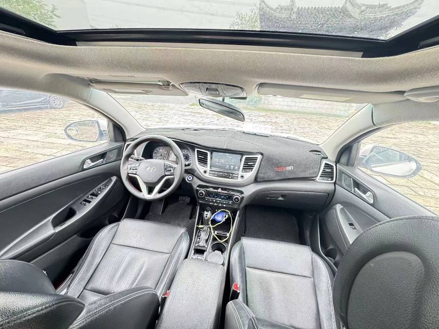 Hyundai 1.6T 2WD 15