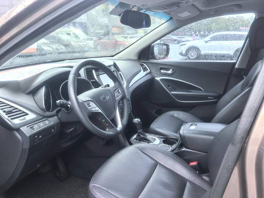 Hyundai Santa Fe Facelift 2.4L Automatic4WD