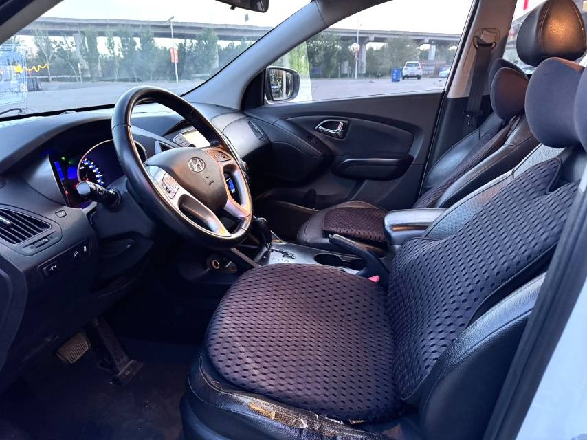 Hyundai ix 35 2,0 л, АКПП, 2WD, GLS V