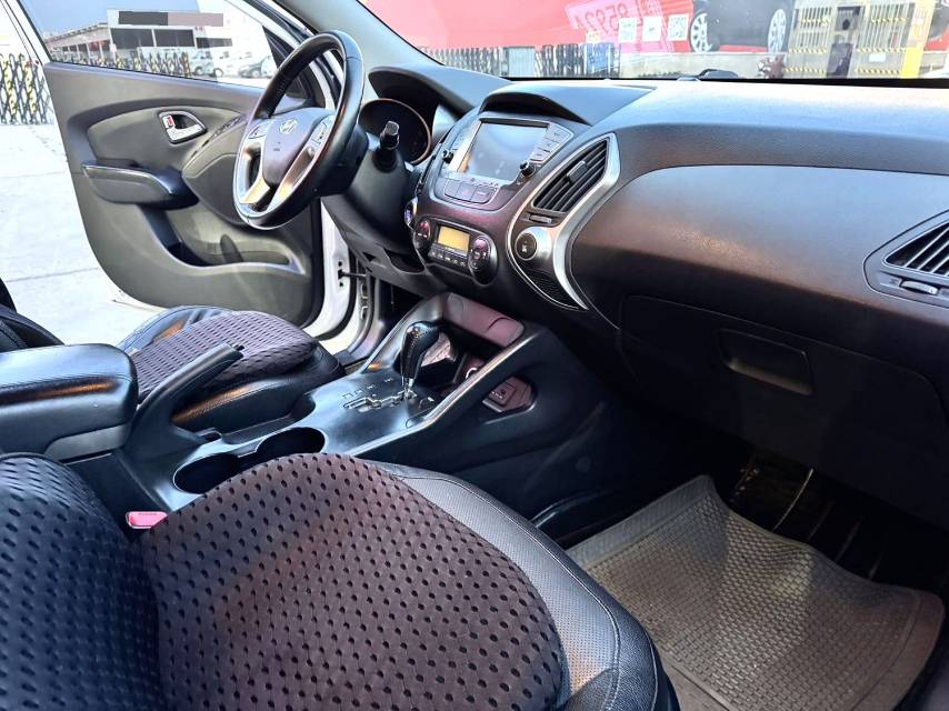 Hyundai ix 35 2,0 л, АКПП, 2WD, GLS V