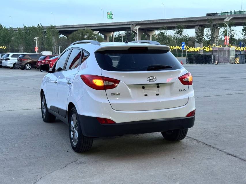 Hyundai ix 35 2,0 л, АКПП, 2WD, GLS V