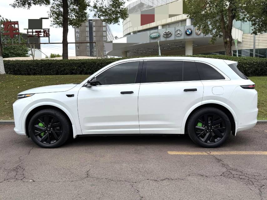 Li Auto L (Liter) 7 Pro
