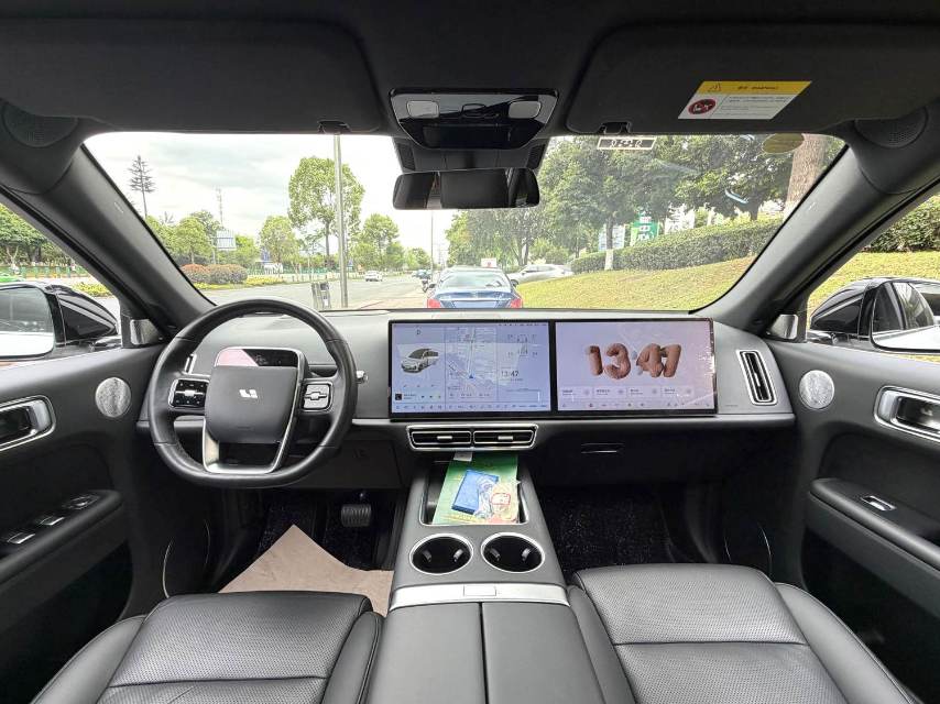 Li Auto L (Liter) 7 Pro