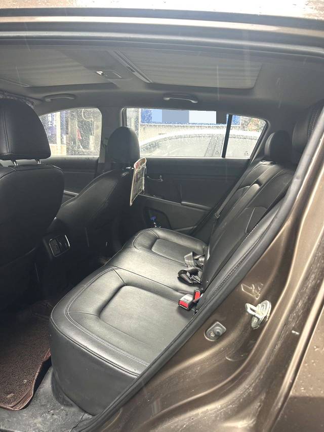 Kia Sportage 2,0 л, АКПП, передний привод, DLX