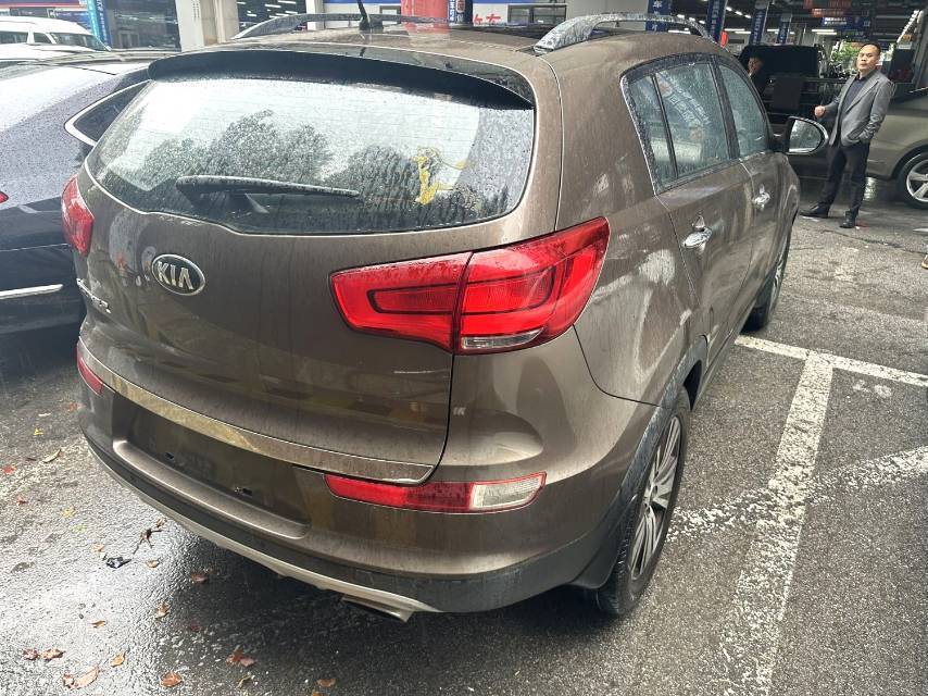 Kia Sportage 2,0 л, АКПП, передний привод, DLX