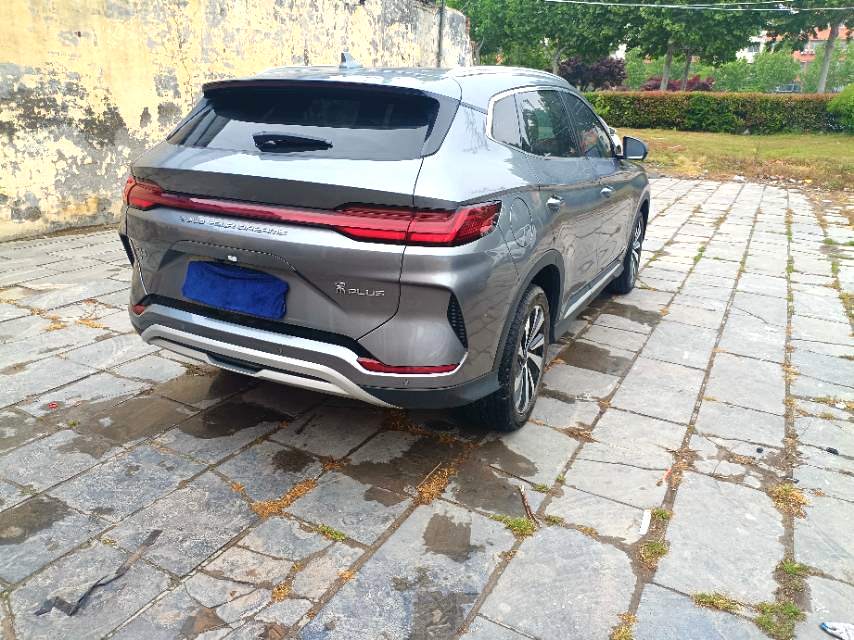 宋 PLUS New Energy Model Year 荣耀版 Electric Vehicle 520km Luxury