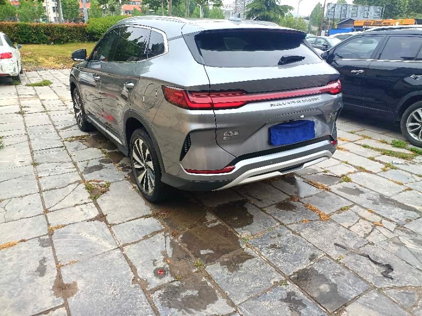 宋 PLUS New Energy Model Year 荣耀版 Electric Vehicle 520km Luxury