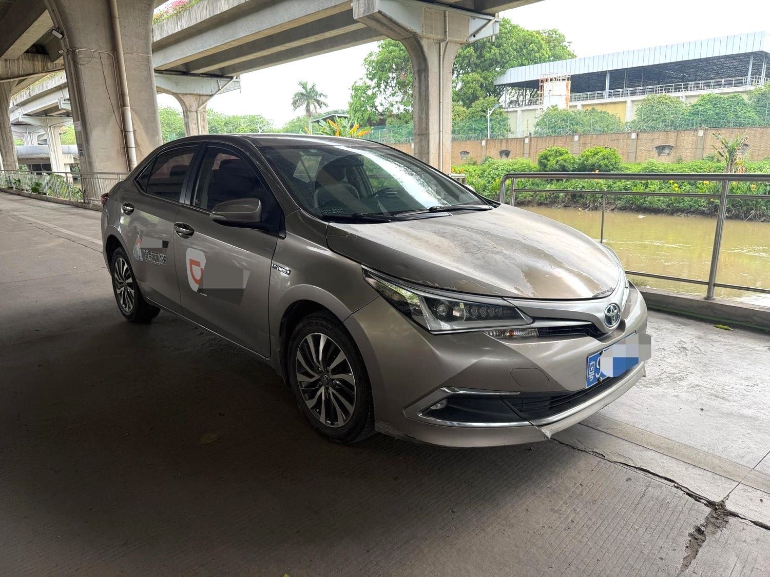 卡罗拉 Model Year 双擎 1.8L E CVT 智尚版