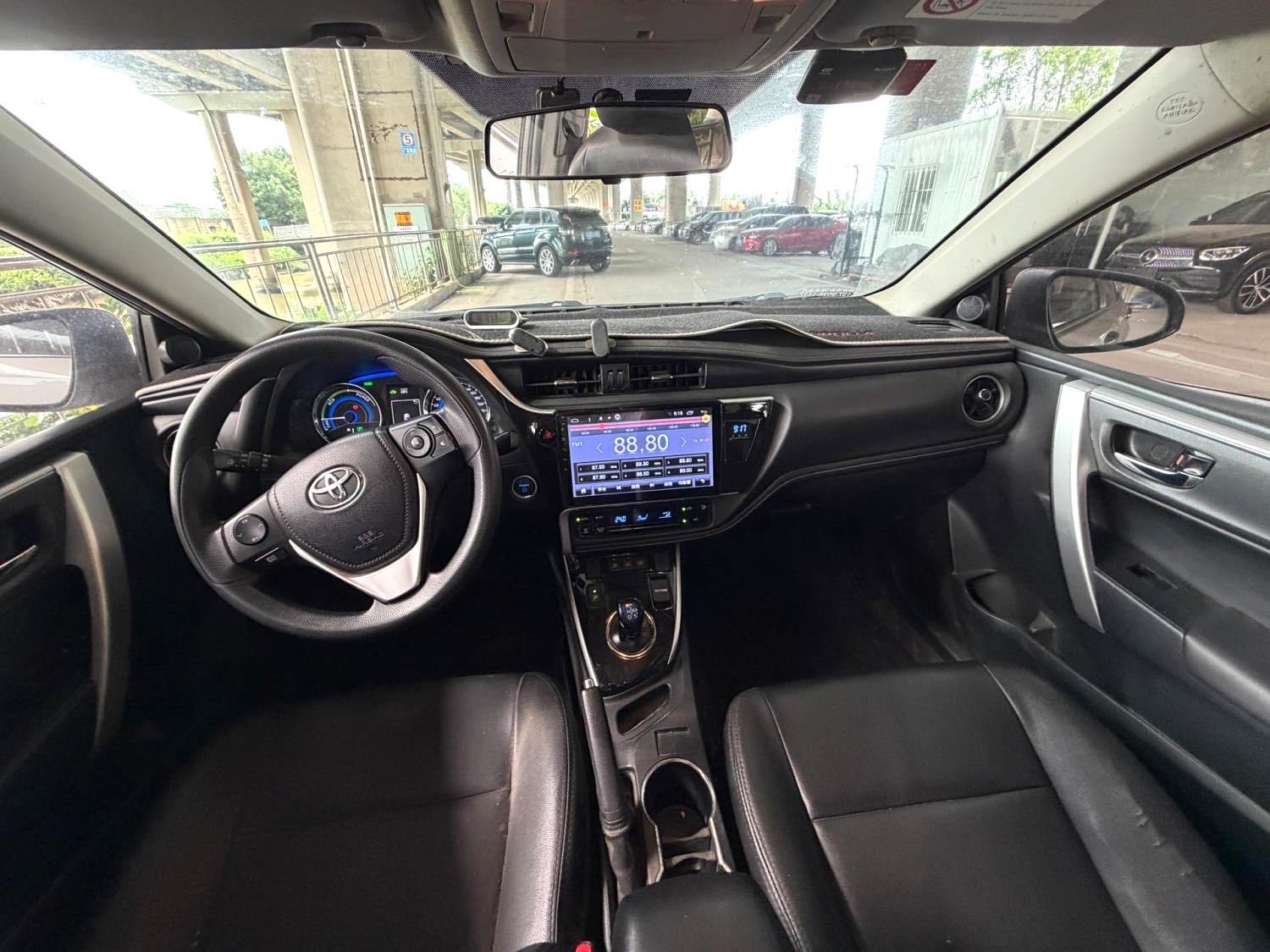 卡罗拉 Model Year 双擎 1.8L E CVT 智尚版