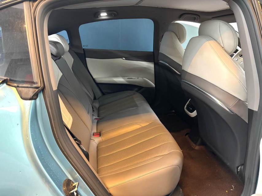 深蓝 L (Liter) 07 Model Year 230Max 增程版