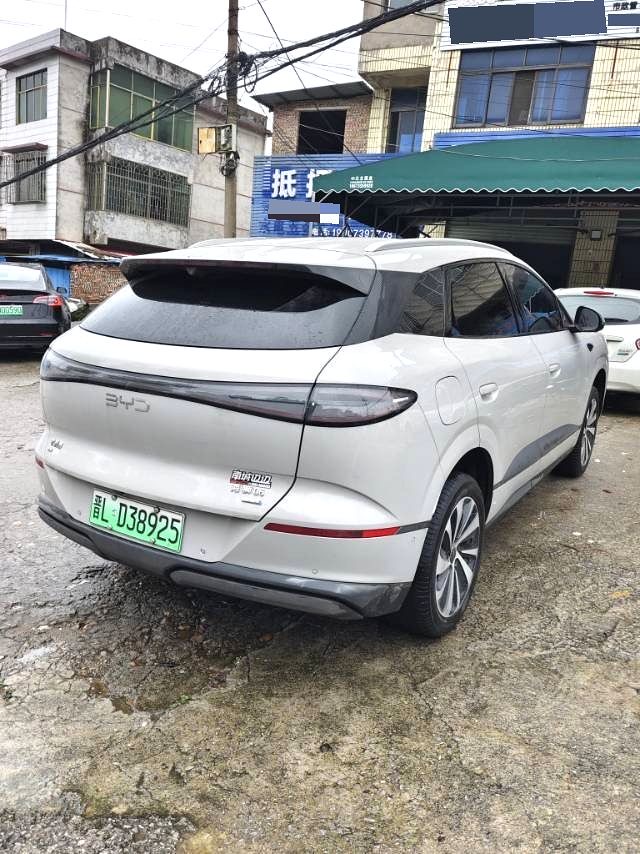 BYD 06 — электромобиль на альтернативном топливе 520