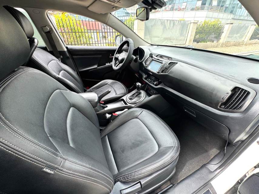 Kia Sportage 2.0L Automatic 2WD DLX