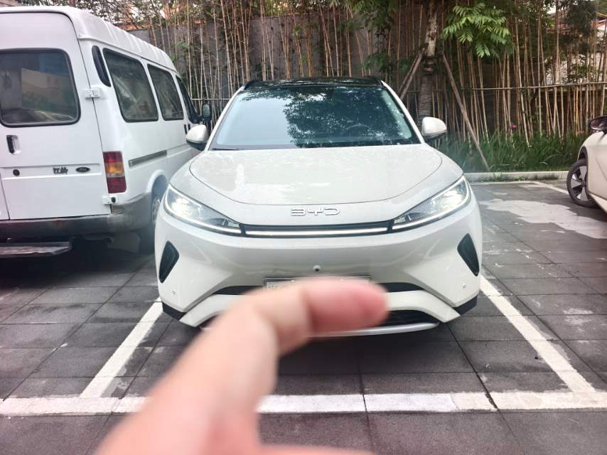 Электромобиль BYD 05 с запасом хода 520 км