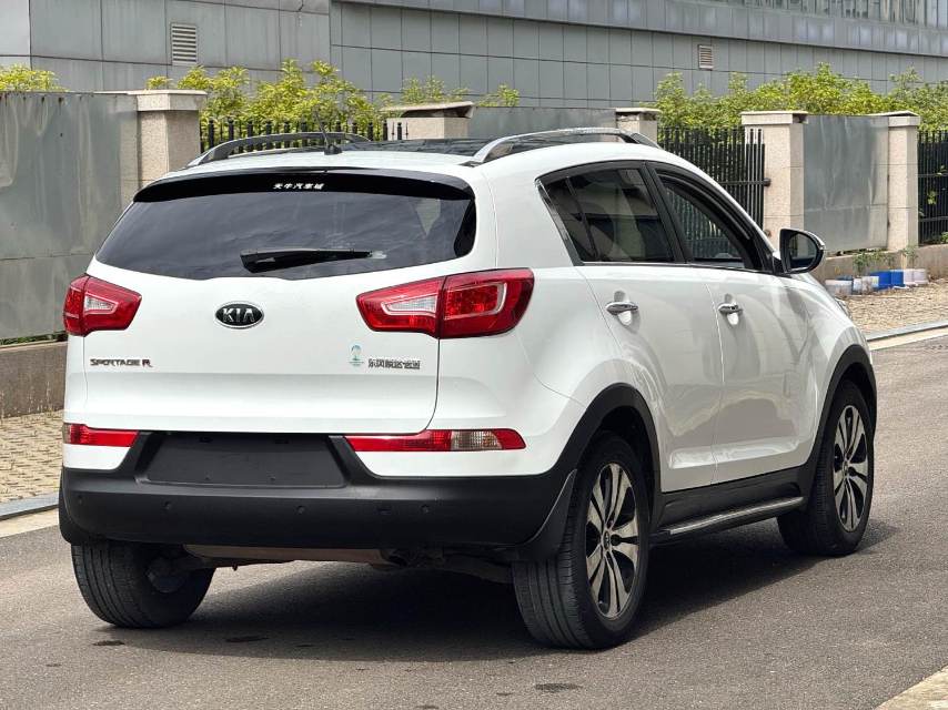 Kia Sportage 2.0L Automatic 2WD DLX