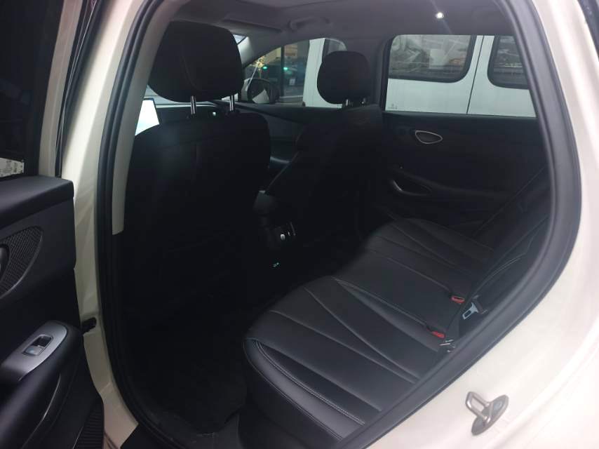 Электромобиль BYD 05 с запасом хода 520 км