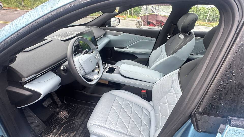 深蓝 S 05 Model Year 510Ultra 纯电版