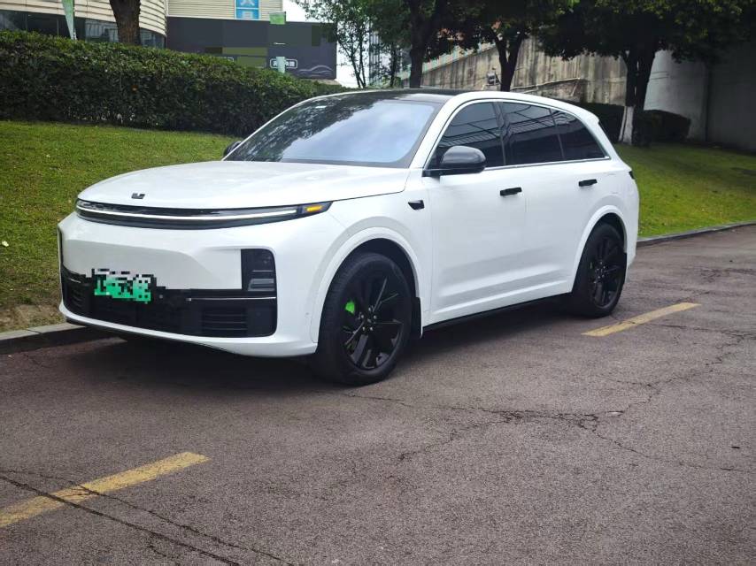 Li Auto L (Liter) 7 Pro
