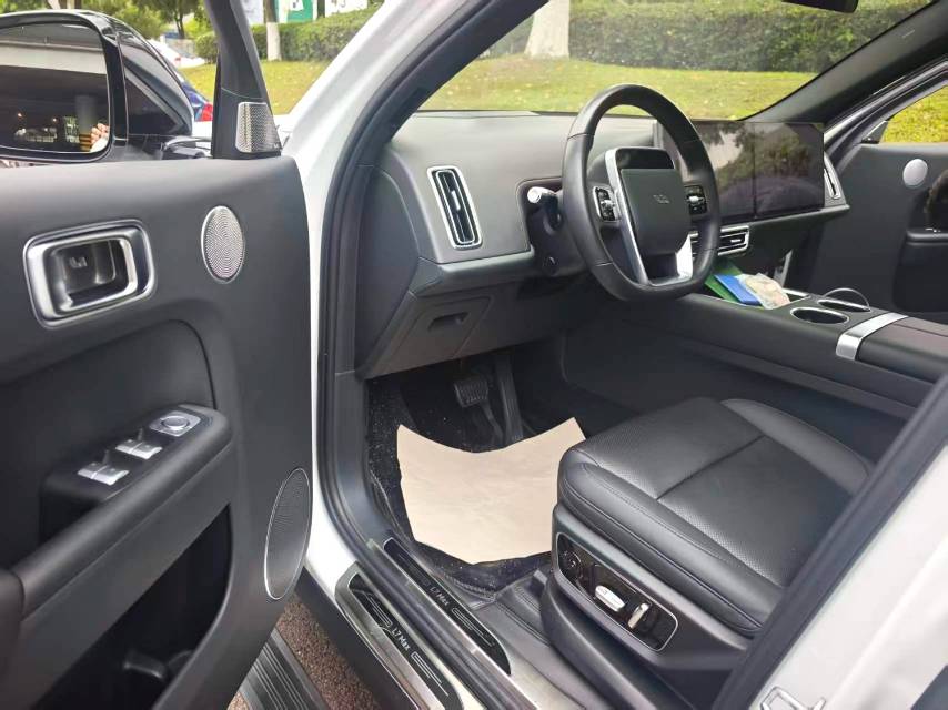 Li Auto L (Liter) 7 Pro