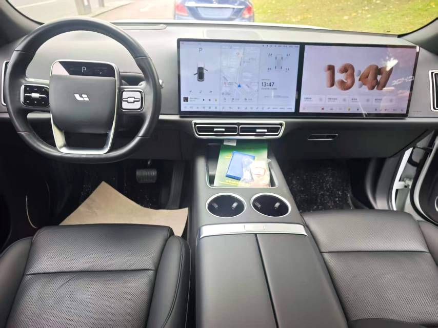 Li Auto L (Liter) 7 Pro