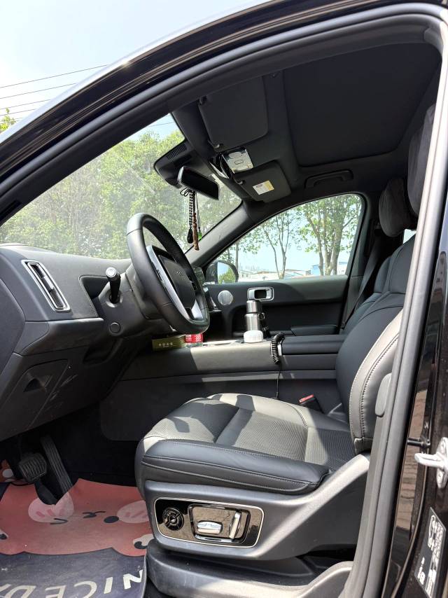 Li Auto L (Liter) 7 Pro