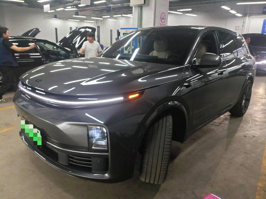 Li Auto L (Liter) 7 Pro