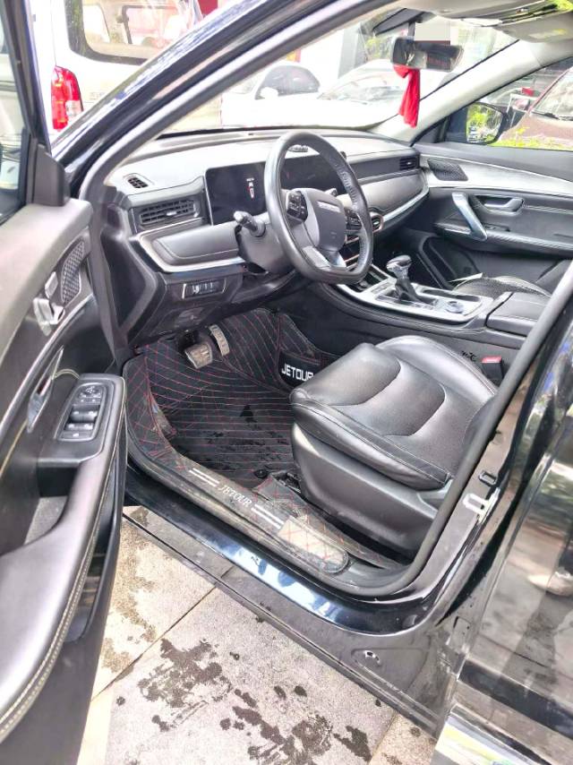 Jetour X 70 PLUS 1.5T DCT 7 Seats