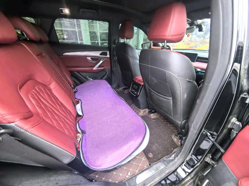 Jetour X 70 PLUS 1.6T DCT 7 Seats