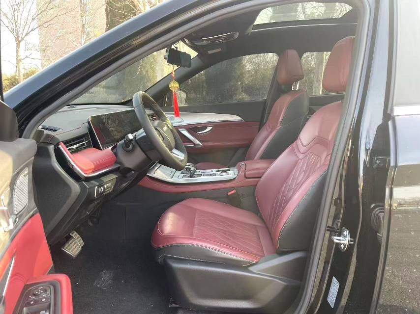 Jetour X 70 PLUS 1.5T CVT PRO 5 Seats