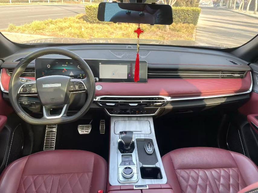Jetour X 70 PLUS 1.5T CVT PRO 5 Seats