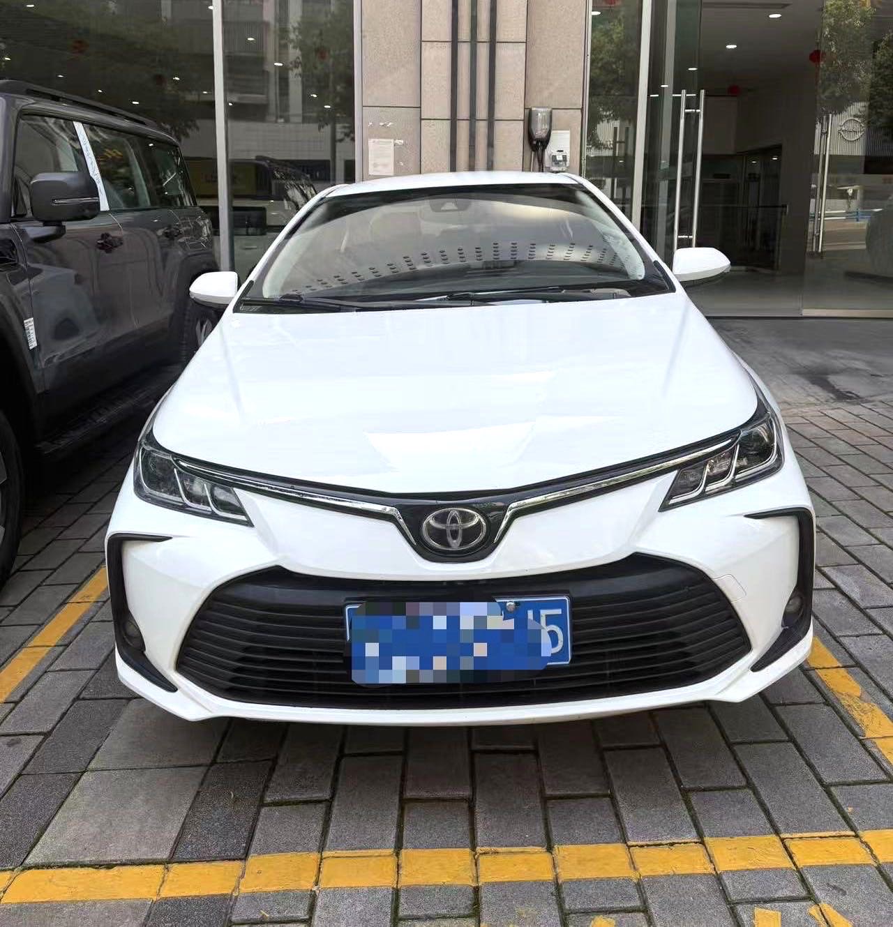 Toyota Corolla 1.2T S в комплектации CVT PLUS