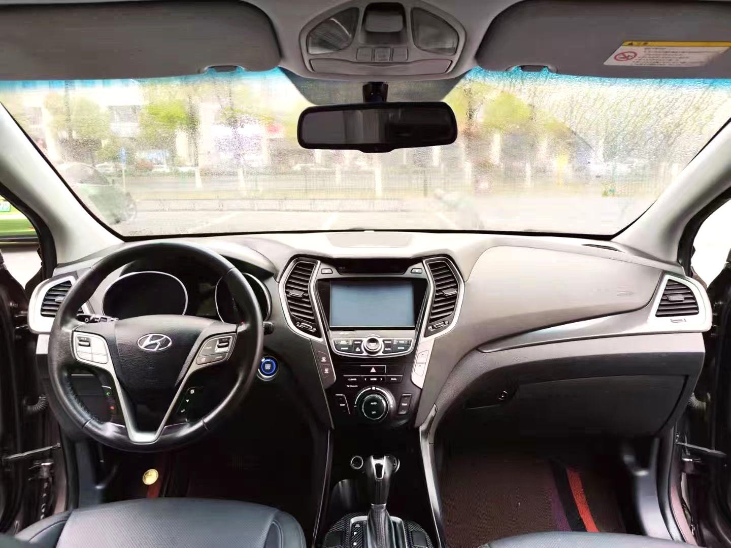 胜达 Model Year 2.4L 自动两驱智能型 5 Seats