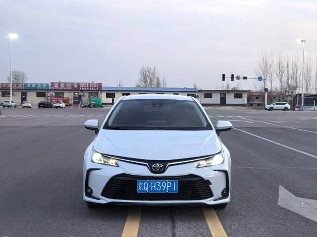 卡罗拉 Model Year 双擎 1.8L E CVT 先锋版