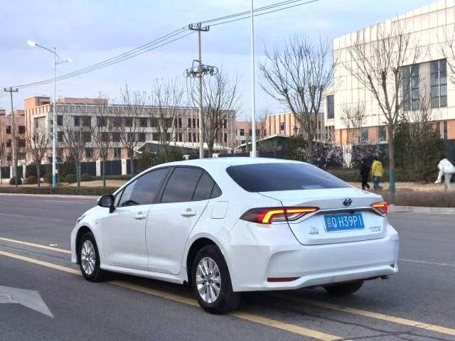 卡罗拉 Model Year 双擎 1.8L E CVT 先锋版