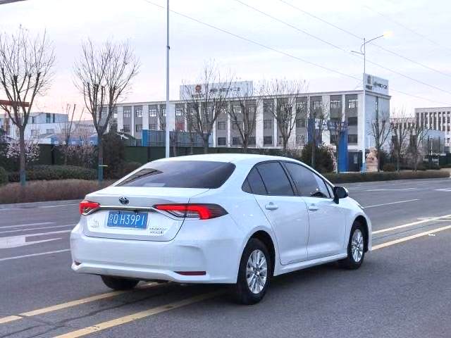 卡罗拉 Model Year 双擎 1.8L E CVT 先锋版