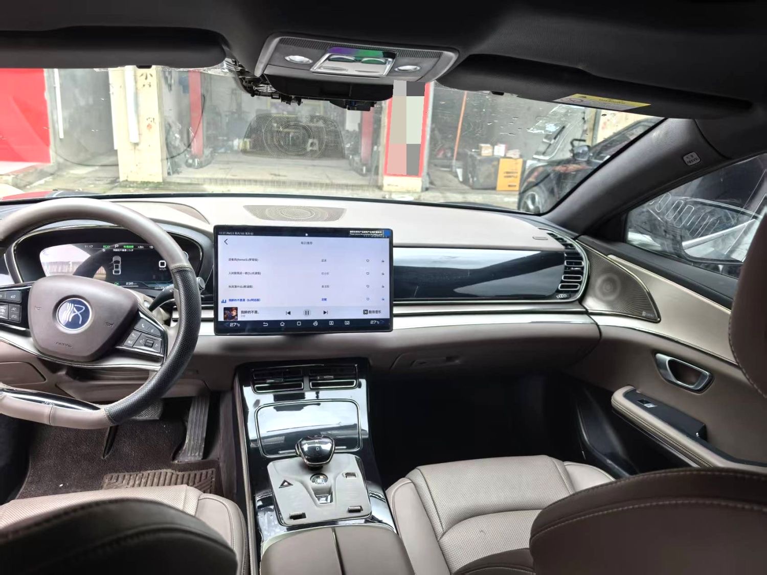 汉 Model Year Electric Vehicle 标准续航版豪华型