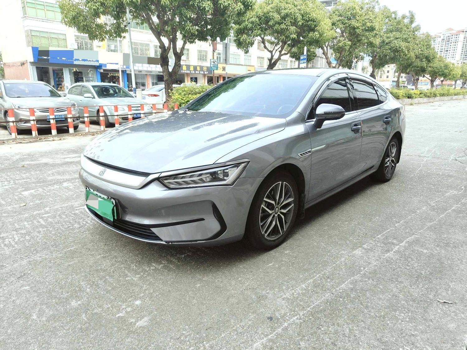 秦 PLUS Model Year Electric Vehicle 500KM Luxury