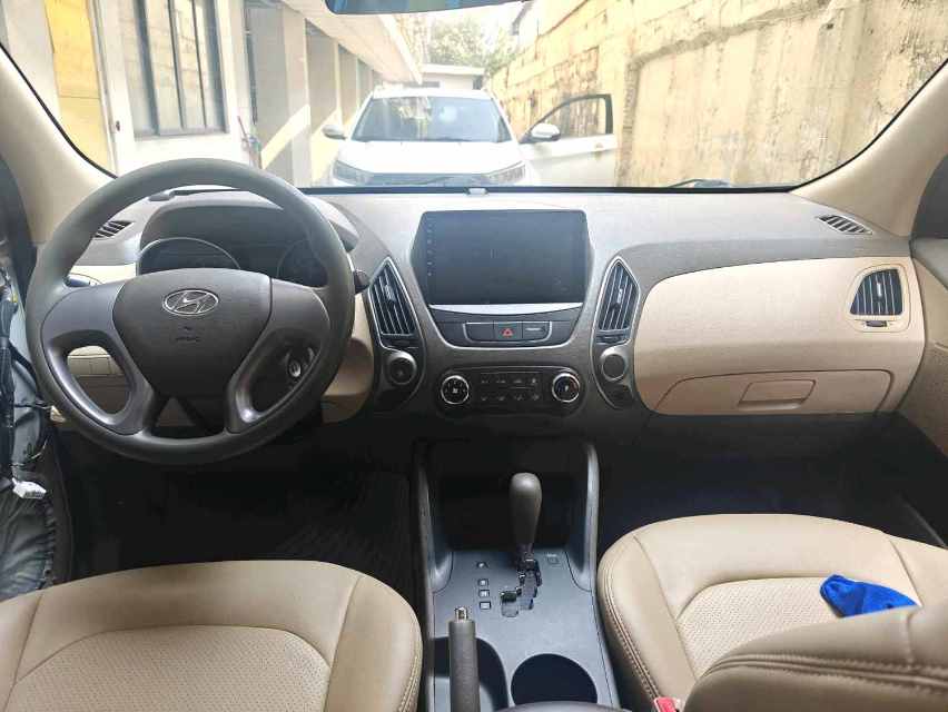 北京现代 ix 35 Model Year 2.0L 自动两驱舒适型 国 IV