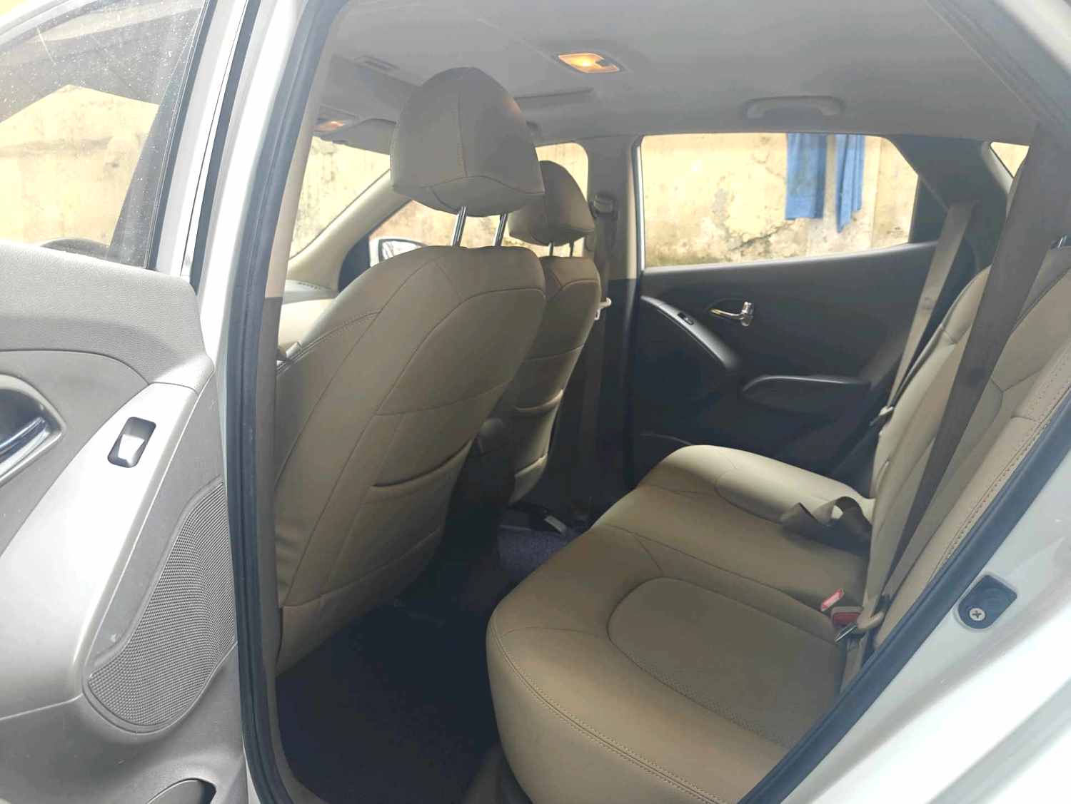 北京现代 ix 35 Model Year 2.0L 自动两驱舒适型 国 IV