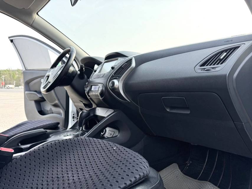 北京现代 ix 35 Model Year 2.0L 自动两驱智能型 GLS 国 IV