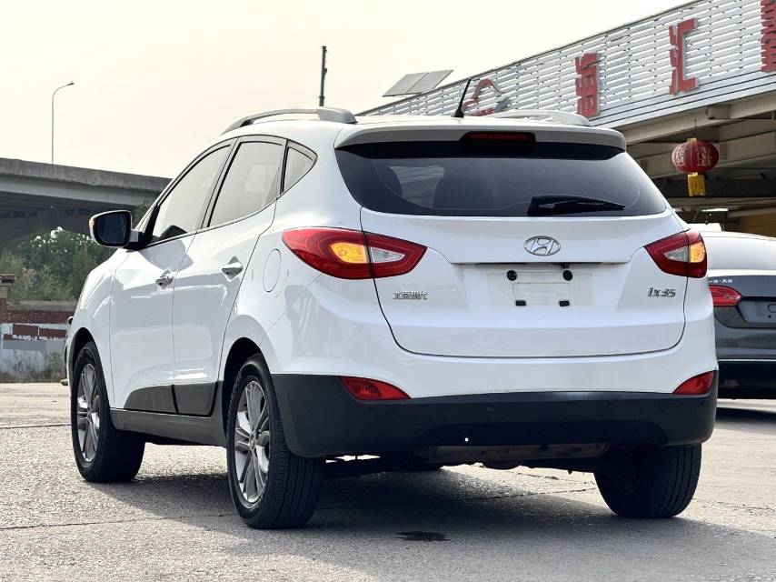 北京现代 ix 35 Model Year 2.0L 自动两驱智能型 GLS 国 IV