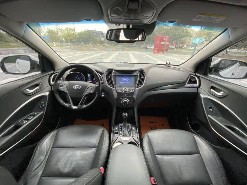 格越 Model Year 3.0L 7 座四驱旗舰版