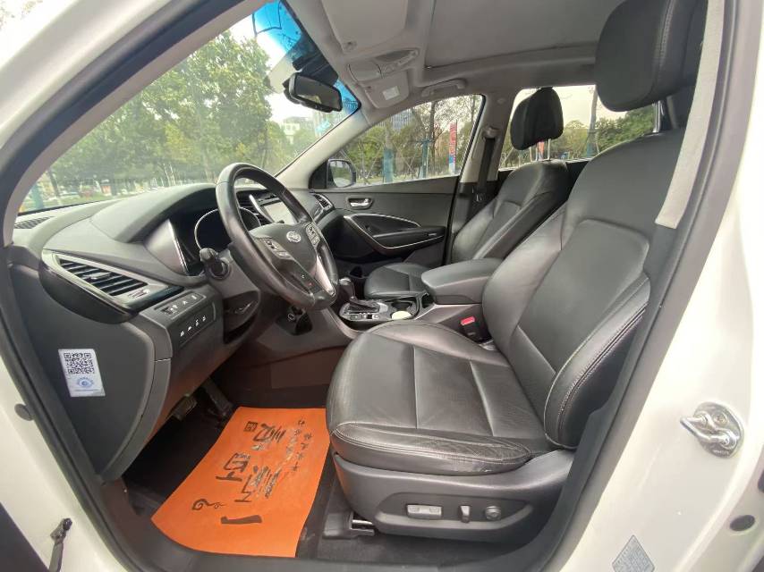 格越 Model Year 3.0L 7 座四驱旗舰版