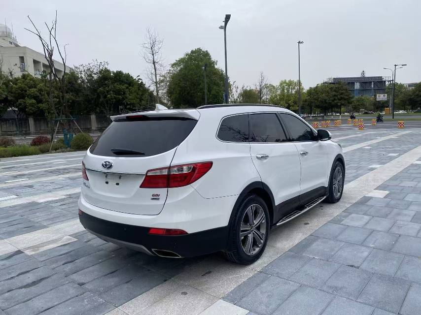 格越 Model Year 3.0L 7 座四驱旗舰版