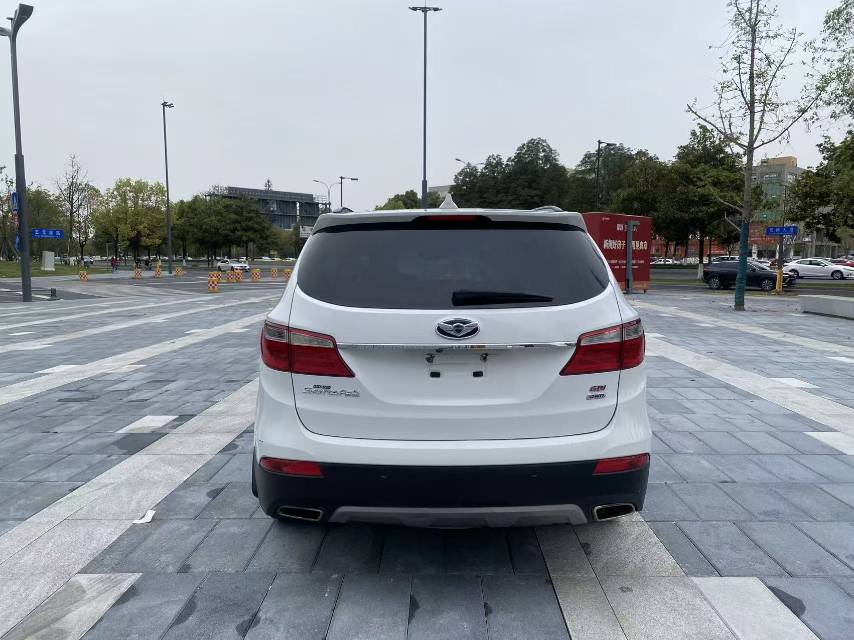 格越 Model Year 3.0L 7 座四驱旗舰版